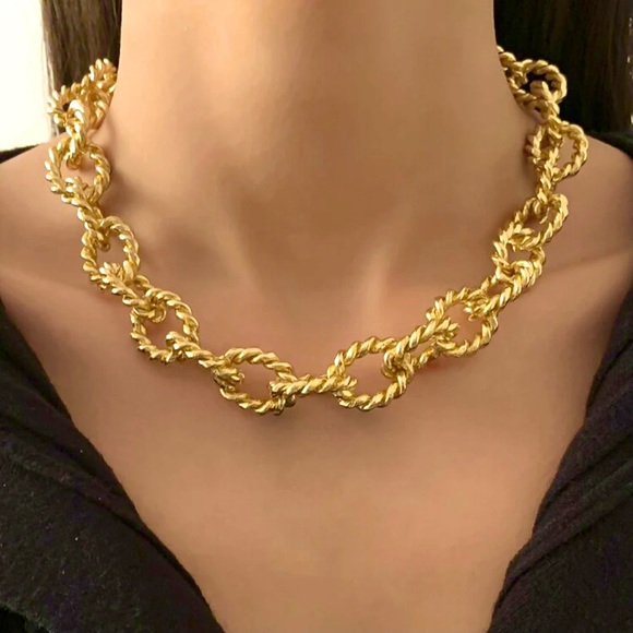Zara Jewelry - 🍋2/$30 New Twisted Link Necklace